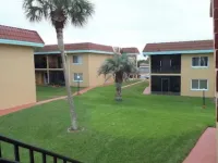 Pelican Inlet - Cozy Beach Condo!1 block from the beach! Sleeps 6. Pool/Tennis Hotels in Crescent Beach