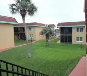 Pelican Inlet - Cozy Beach Condo!1 block from the beach! Sleeps 6. Pool/Tennis