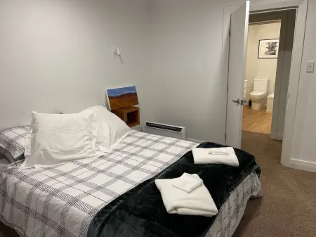 Beach house with panoramic views Отели рядом с достопримечательностью «Ларнч Касл»