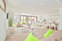 Villa N15 en Plein cœur de la Marina, Proche de Rosas, Costa Brava - parking
