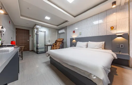 Yaja清川火車站酒店