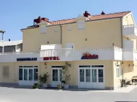 Hotel Adria Hotels in der Nähe von Flughafen Split