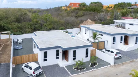 Modern Garden Villa Near Jan Thiel Mambo Отели рядом с достопримечательностью «Curaçao Rif Mangrove Park»
