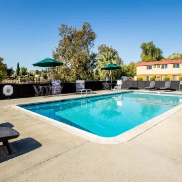 Travelodge by Wyndham Red Bluff South of Redding