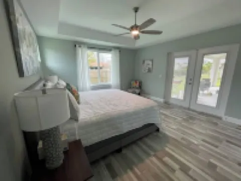 Modern Malibu @ Sebring Hotels in Sebring