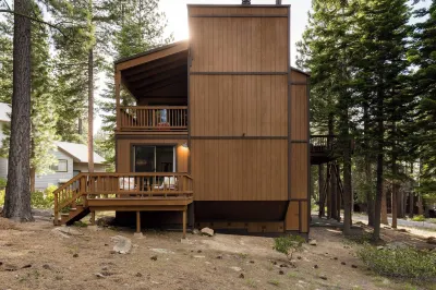 Wolfe by AvantStay 5Mins NorthStar w Hot Tub, Fireplace, 2 Private Decks