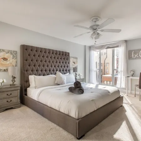 MAG MILE MEGA Entire Floor 4BD 4BA +Rooftop&Gym