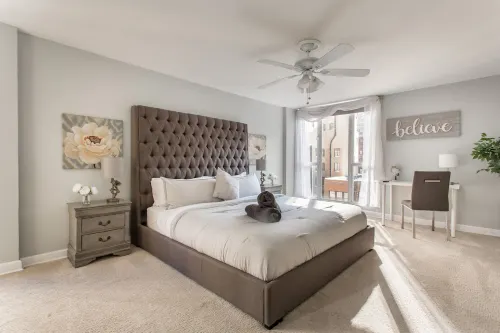 MAG MILE MEGA Entire Floor 4BD 4BA +Rooftop&Gym