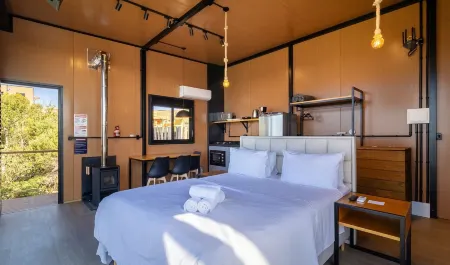 Romantic Cabin with Mountain Views VST037