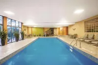 Mountain Valley Inn & Suites