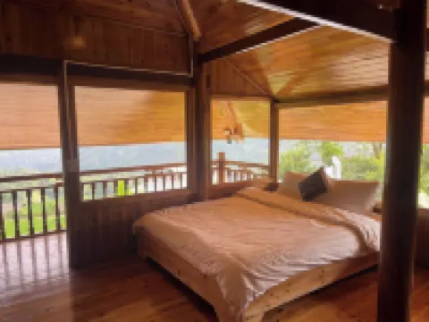 Bees Homestay Sapa & Trekking Hotels in Ta Van