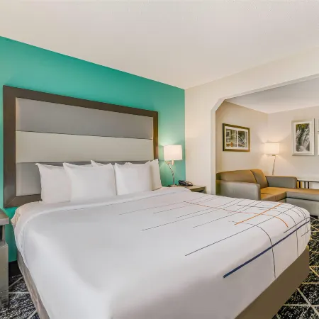 La Quinta Inn & Suites by Wyndham Batavia
