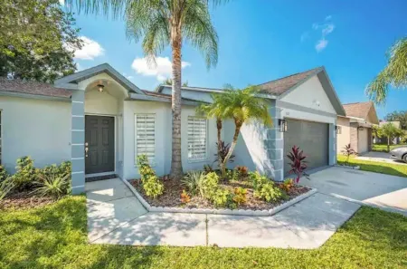 *Pool* 8.5 miles to Honeymoon Island. 4 bdr