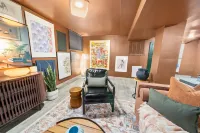 NYC Neighbor Duplex Delight 35 mins w/ Parking