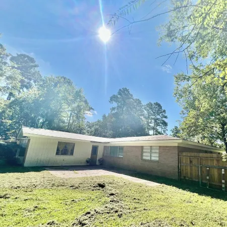 Sweet Family Home, spacious area with all new material inside the house