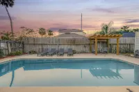 Pool and Fenced Outdoor Space - Cozy Retreat