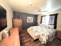 Downtown Dolores Colorado w/River Access - Stay at Cozy Comfort Inn, Dolores, CO