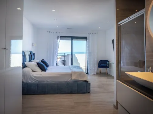 Architect-designed villa with panoramic view of the Revellata