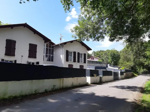 Apartment near the Corniche Hotels in Urrugne