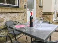 Central Buxton Apartment