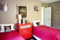 Luxury house on roaring river with its own pool