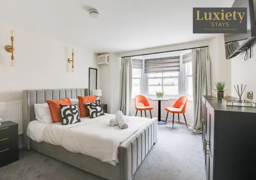 Gorgeous & Chic Studio City Centre High Street by Luxiety Stays Hotels in Southend-on-Sea