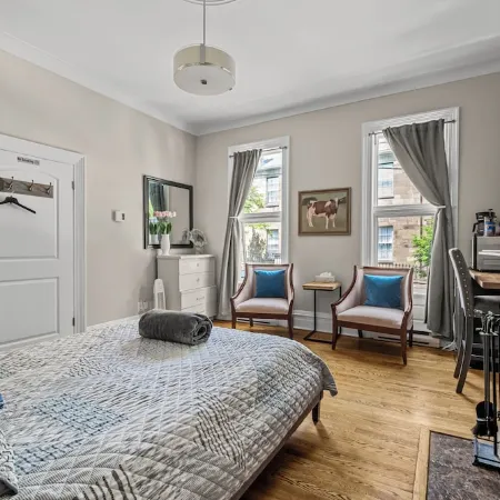 Blue George Suite Historic DT