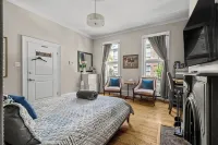 Blue George Suite Historic DT