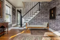 Rustic Catskill cottage, 10 min to Hudson, 30 minutes to popular ski area skiing