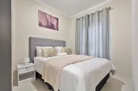 Midrand luxe haven-2bedroom Apartment Hotels near Makhulong Stadium
