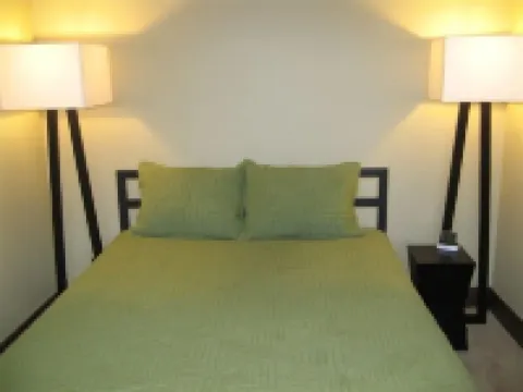 Luxury Condo, Private Hot Tub, Perfectly Located