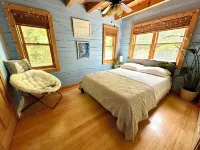 Catawba Falls Cabin! Renovated, Luxury, Outdoor Sauna/Shower, Starlink