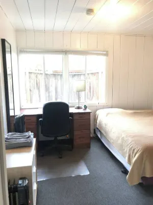 Cozy 2-bedroom house with gated 2 car parking, 2 blocks from the bay Hotels in der Nähe von Pal Market