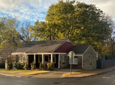 Franklin Historic Cottage on Old Womack Distillery