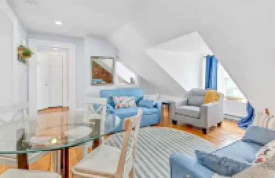 Historic Loft Best DT Location. Unit 3 5139