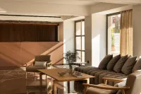 Naus Hotel - 4-Star