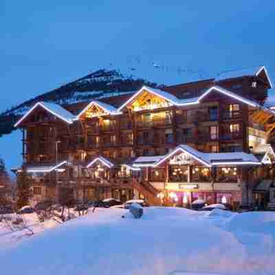 Grandes Rousses Hotel & Spa Hotel Exterior