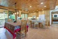 Almond Vacation Rental w/ Mountain Views! - 3-Star