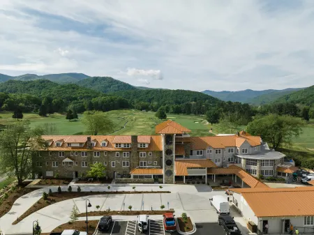 Waynesville Inn and Golf Club, Tapestry Collection by Hilton Отели в г. Скотт Крик
