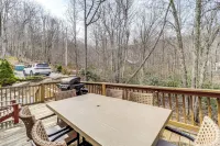 Deck and Scenic Views Beech Mtn Group Getaway - Wifi