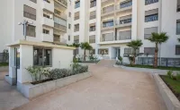 Superb, spacious, furnished apartment 3 minutes from the airport Hotels in Nouaceur