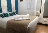 Holiday tourist house Hotels near Casa de las Mareas