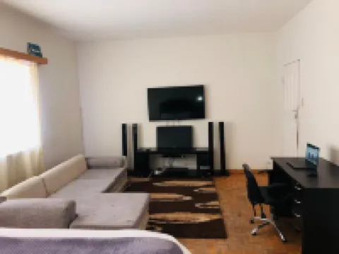 Two Bedrooms In An Apartment with Wi-Fi in charming Windhoek