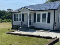 Pints N Pillows  -  Morganton 2 Bed 1 Bath - Nature’s Playground Hotels in Morganton