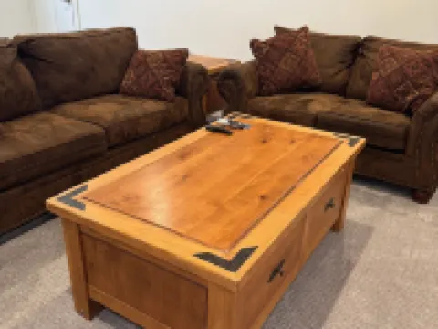 Spacious 4-bedroom apartment in charming Tropic with WiFi, AC 特洛匹克酒店