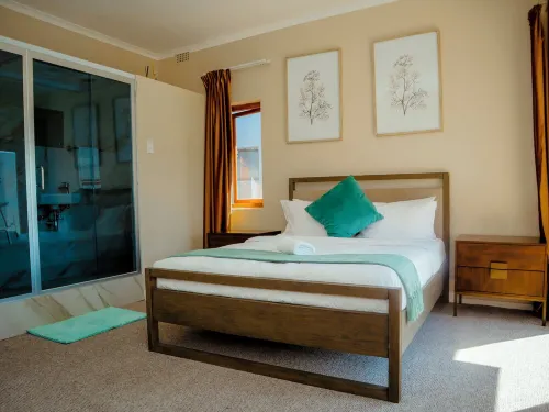 FAIRSTAY LODGE- SELF CATERING ACCOMMODATION IN PAROW CAPE TOWN