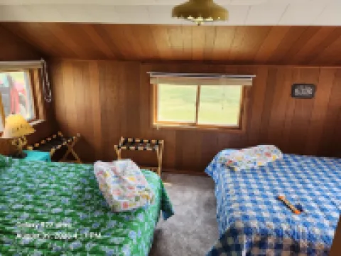 Cabin in Wooded Setting, Safe, Charming, Thumb Lake, Snowmobile, Icefish, Boyne