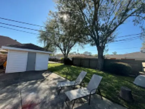 Minutes from New Orleans French Quarter and Bourbon St. 3-Bdrm house; AC, WiFi Hoteles en Chalmette