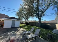 Minutes from New Orleans French Quarter and Bourbon St. 3-Bdrm house; AC, WiFi Hotels in Chalmette