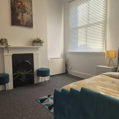 1 Bed Apartment - Sleeps 4 - City Centre